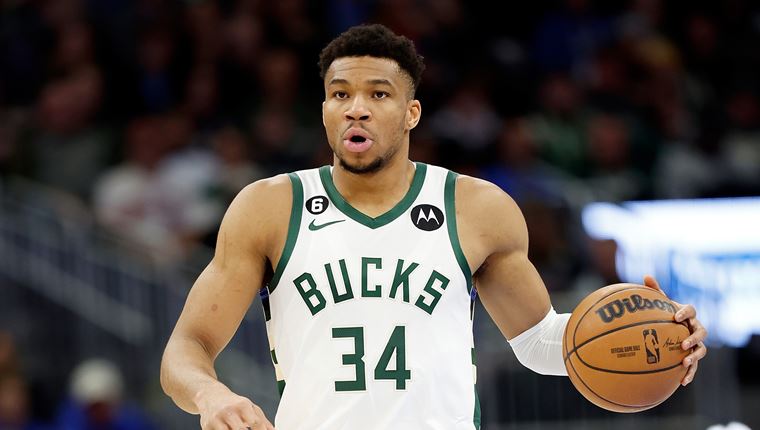 Greek Freak on fire, 251 θεαματικά καρφώματα του Γιάννη Αντετοκούνμπο σε ένα βίντεο