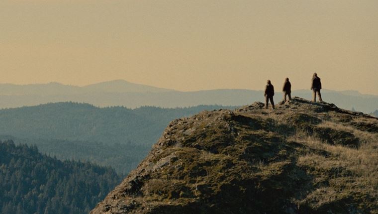 Προσπαθώντας να εντοπίσουμε τον Jesse Eisenberg στην ταινία για τους Bigfoot