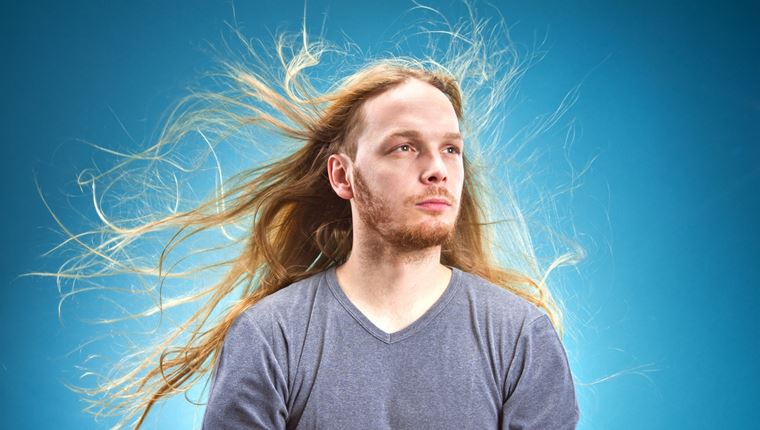 Τι σημαίνει για έναν άνδρα να έχει μακριά μαλλιά σύμφωνα με την επιστήμη
