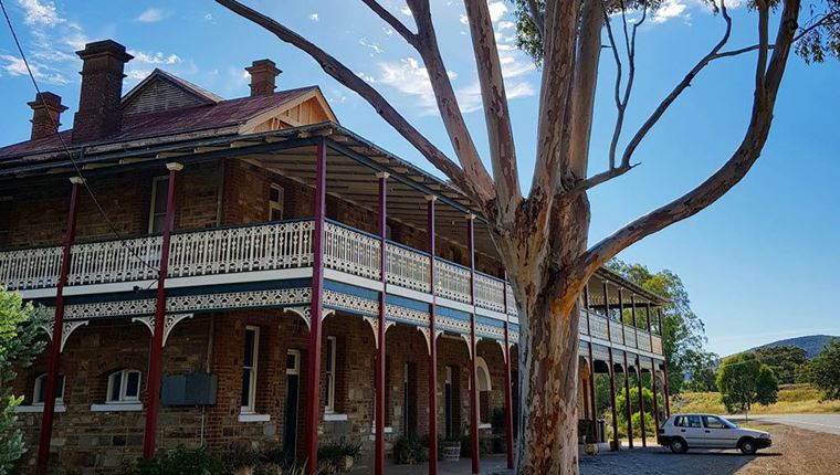 Ολόκληρο ξενοδοχείο πωλείται για 40 ευρώ στην Αυστραλία