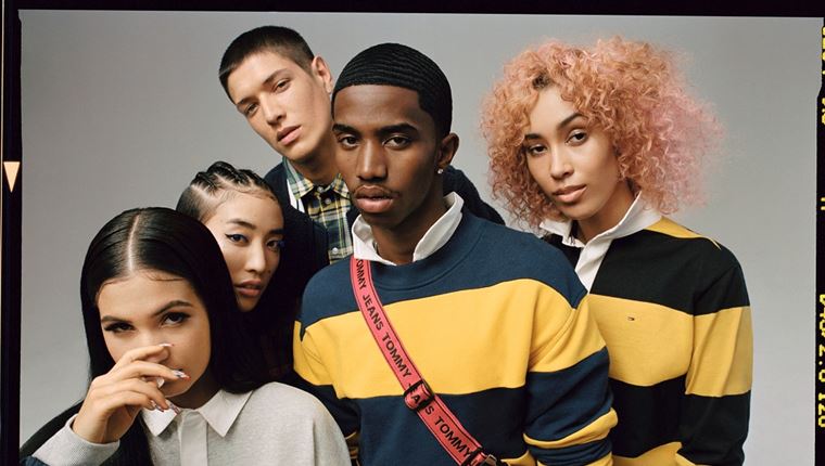 Η νέα TOMMY JEANS καμπάνια του Tommy Hilfiger είναι η γιορτή του street style