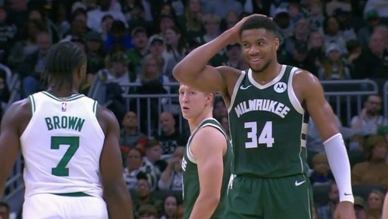 Ο Γιάννης Αντετοκούνμπο τρόλαρε τον Jaylen Brown και αυτός στράβωσε (video)