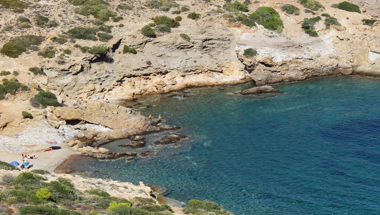 Οι κρυφές παραλίες μόνο για δύο στο Κάτω Σούνιο