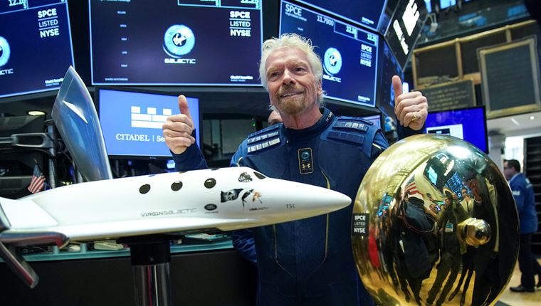Branson Vs. Musk Vs. Bezos: Μία διαστημική κούρσα δισεκατομμυρίων