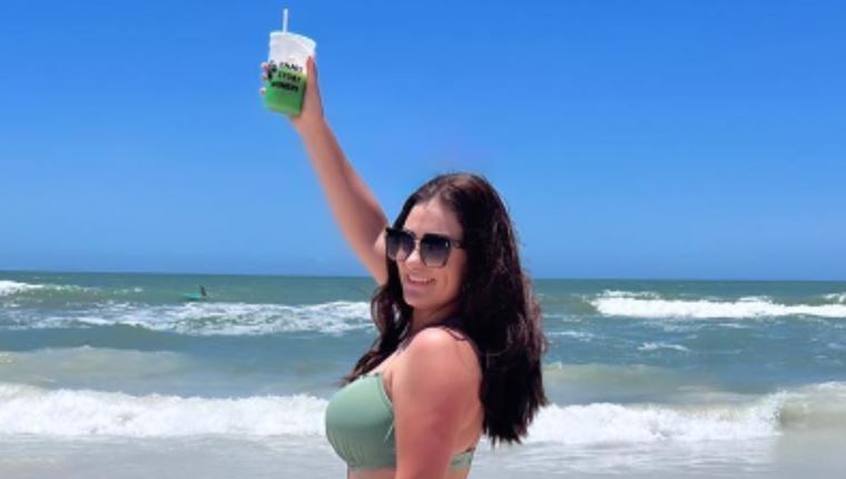 Η Veronica Correia ξεκίνησε καριέρα στο μόντελινγκ επειδή πέταξε το σουτιέν της στον Drake