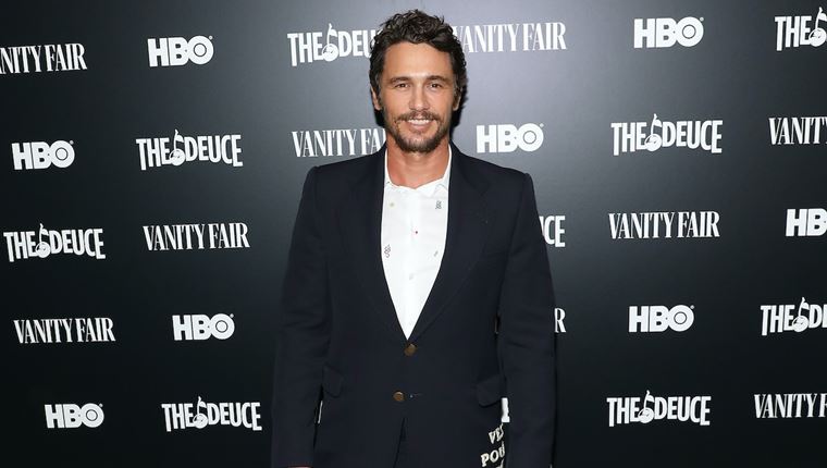 Ο James Franco οργώνει την Ελλάδα με τη σύντροφό του