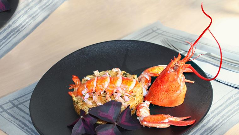 Η συνταγή του Ξενοφώντα Κατσιμαγκλή για ζουμερό αστακό με κριθαράκι