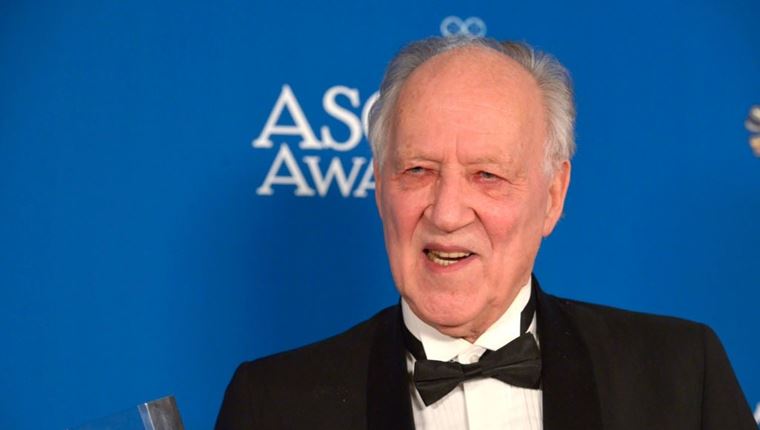 Ο Werner Herzog αφηγείται ποίηση γραμμένη από AI
