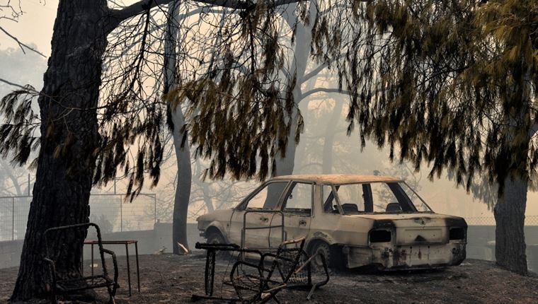 Έκκληση βοήθειας για πληγέντες: Χρήσιμα τηλέφωνα για στέγη, σίτιση και φροντίδα ζώων