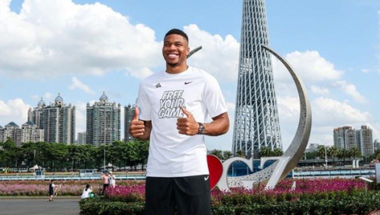 Ο Γιάννης Αντετοκούνμπο τρολάρει την Αλ Χιλάλ, ο Draymond Green αντιγράφει