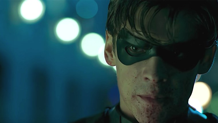 Ο Robin δεν συμπαθεί καθόλου τον Batman στο πρώτο trailer του Titans