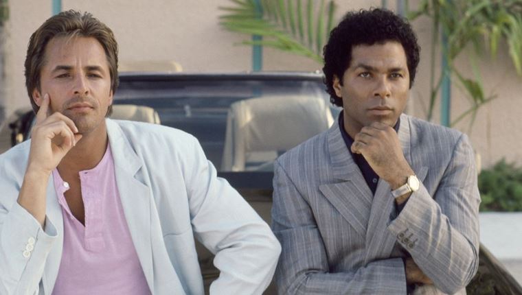 10 κομμάτια για 80s στυλ στη ντουλάπα σου