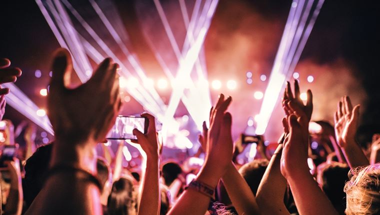 Το διάσημο -και πλήρως αποτυχημένο- Fyre Festival επιστρέφει δριμύτερο