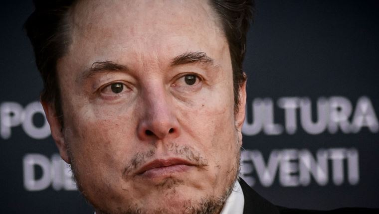 O Elon Musk αισθάνεται κακοπληρωμένος στην τοποθεσία Tesla