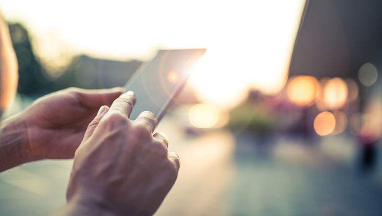 Προσθέτοντας κάποιον στο WhatsApp, με μία μόνο φωτογραφία