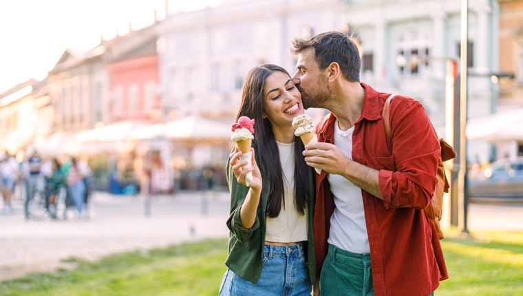 Γιατί βάζουμε κιλά όταν κάνουμε νέα σχέση