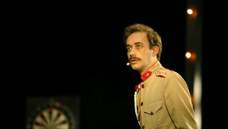 Ο Άρης Μπαλής βαλτώνει συχνά αλλά τουλάχιστον ζει στο εδώ και τώρα