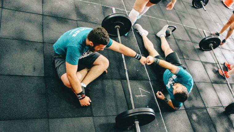 Η αθλητική ρουτίνα για καύση λίπους και ενδυνάμωση μυών