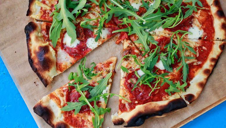 Κι όμως, η πίτσα στέλνει κόσμο στο νοσοκομείο