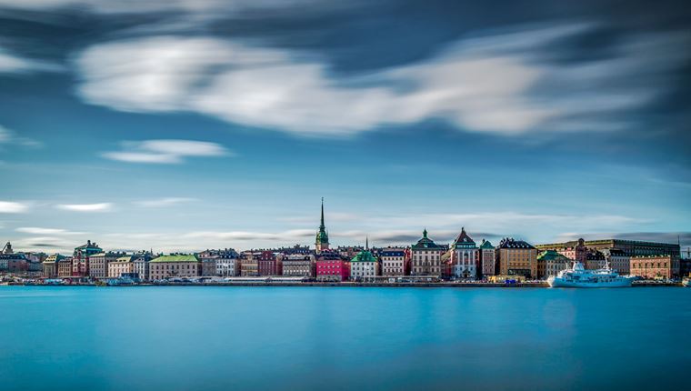 Γιατί η Σουηδία δεν εφαρμόζει περιοριστικά μέτρα για τον κορονοϊό