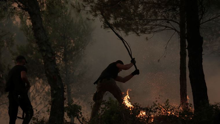 Οι επίσημοι φορείς που συγκεντρώνουν είδη ανάγκης για πυρόπληκτους
