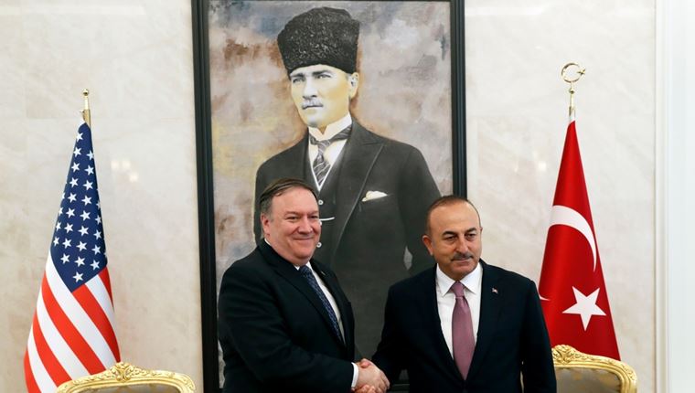 O Mevlut Cavusoglu απειλεί ότι η Ελλάδα θα πάθει &quot;ζημιά&quot;