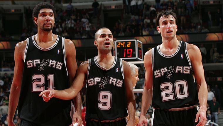 Οι Spurs απέσυραν τη φανέλα του κορυφαίου Manu Ginobili