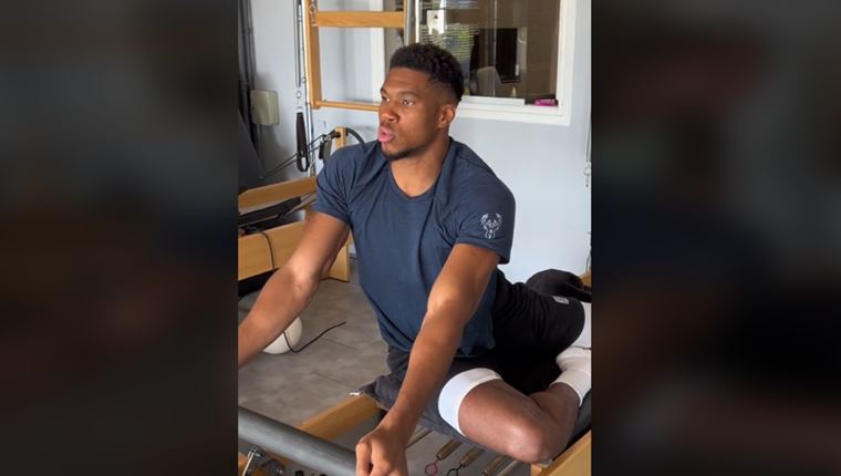 Ο Γιάννης Αντετοκούνμπο ζορίζεται στο πιλάτες και τα σχόλια μυρίζουν Ελλάδα (video)