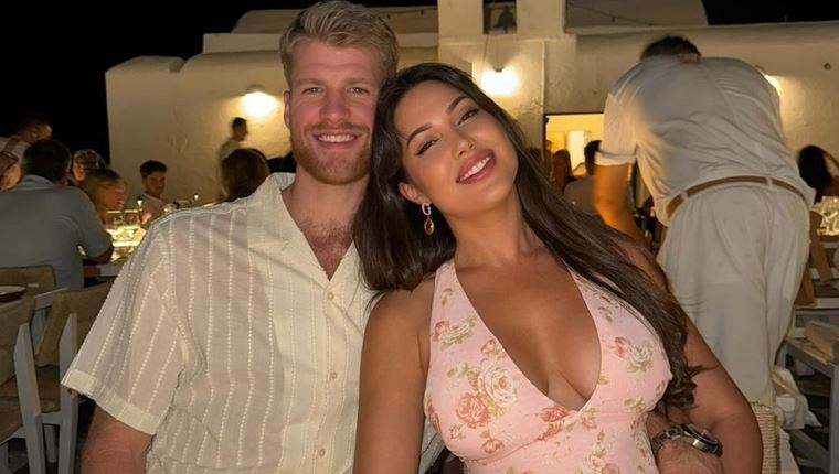 Σε άλλα νέα, ο Thomas Walkup παντρεύτηκε την Estrella Nouri κάτω από τη μύτη μας