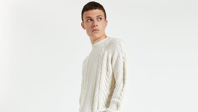 Τα πουλόβερ, τα φούτερ και τα t-shirts που θα φορέσεις εντός και εκτός σπιτιού