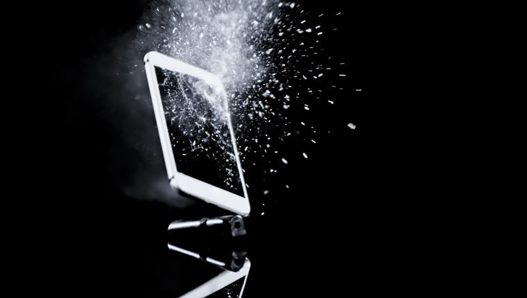 Τελικά μπορούν να χακάρουν το κινητό σου και να εκραγεί;