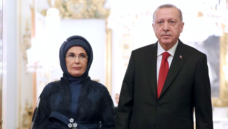 Ο Erdogan χτίζει νέα ανάκτορα, η τουρκική λίρα βυθίζεται