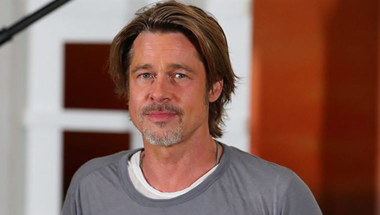 Ο 90s ενδυματολογικός συνδυασμός του Brad Pitt