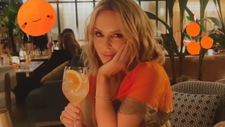 Ένα cocktail με τσίπουρο για την Kylie Minogue