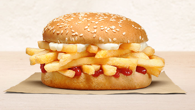 Η αμφιλεγόμενη ιδέα του burger με τηγανητές πατάτες