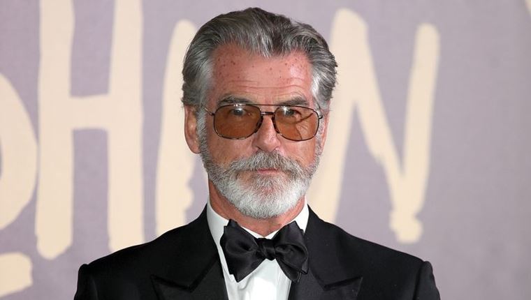 Στα 66 του, ο Pierce Brosnan είναι πιο cool από τον James Bond