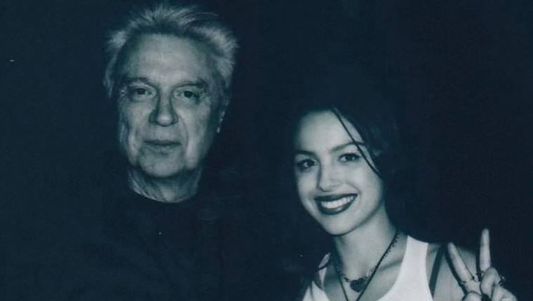 Ο David Byrne διασκευάζει το Drivers License της Olivia Rodrigo