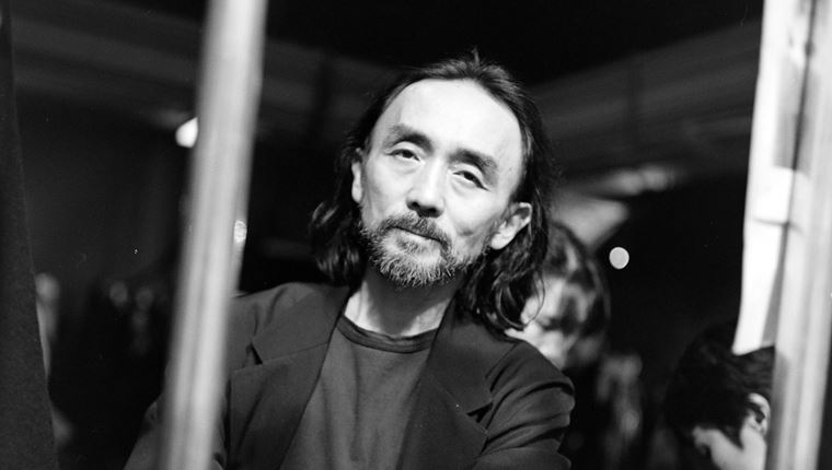 Ο Yohji Yamamoto σχεδίασε τις στολές της εθνικής ομάδας ποδοσφαίρου της Ιαπωνίας