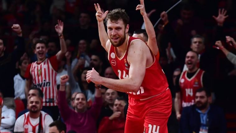 Μυθικός Sasha Vezenkov σκόραρε 45 πόντους και συνέτριψε τη Μπάγερν