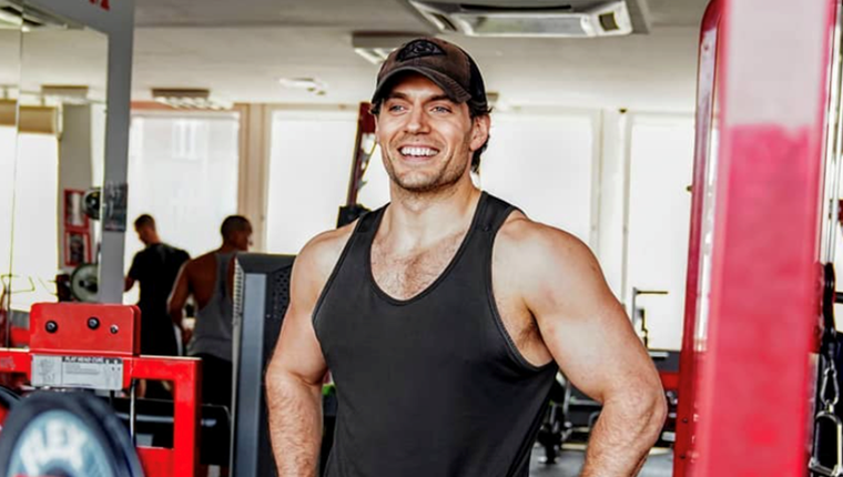 Γιατί ο Superman μοιάζει όλο και περισσότερο με bodybuilder