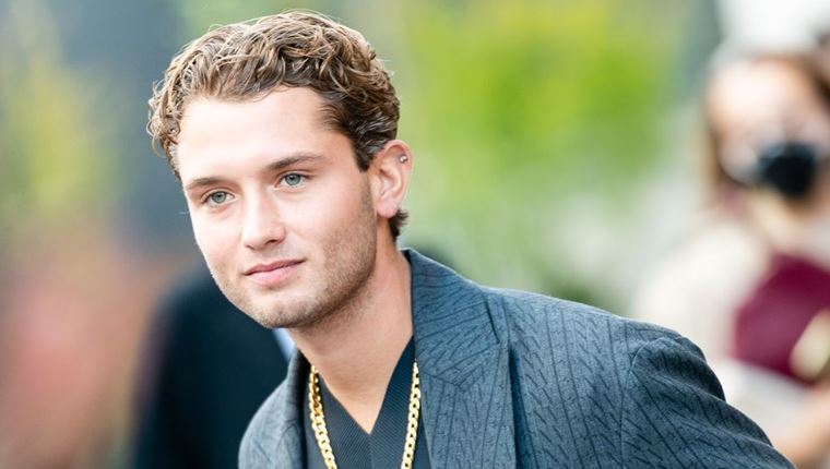 Ο γιος του Jude Law έχει το στυλ του πατέρα του