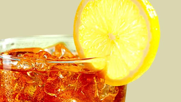 Spiked Arnold Palmer για τα μεσημέρια του καλοκαιριού