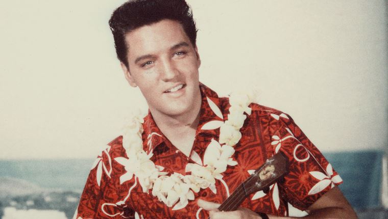 Φορώντας κοντομάνικο πουκάμισο με στυλ