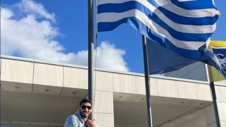 O φιλέλληνας Enes Kanter ήρθε επιτέλους στην Ελλάδα