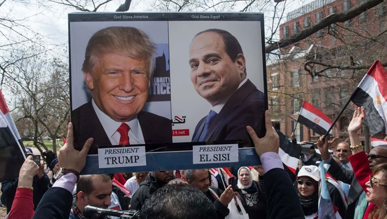 Μετά τον Trump, ο στρατάρχης Σίσι έπιασε φιλίες με τον Macron