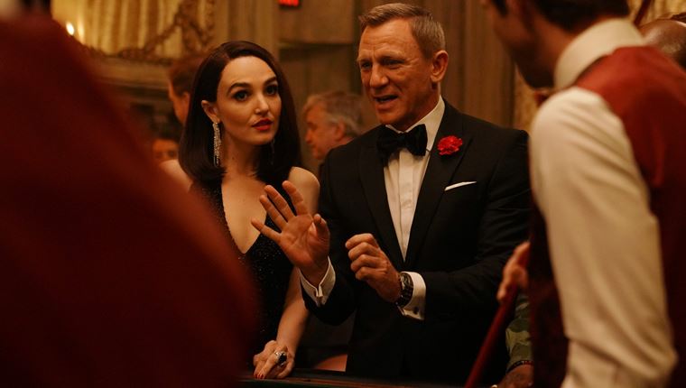 Ο Daniel Craig είναι ένας άλλος James Bond στο Saturday Night Live