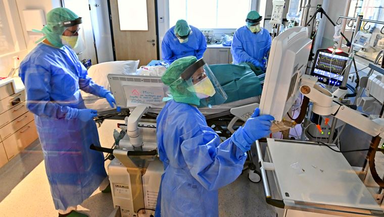 Τι ακριβώς προκαλεί ο κορονοιός στο ανθρώπινο σώμα