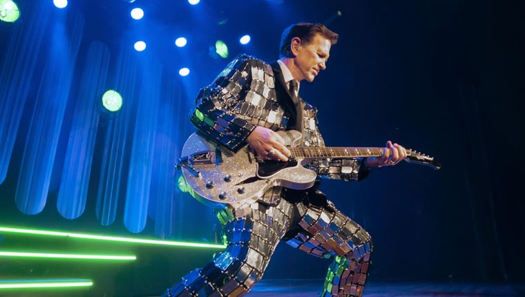 O Chris Isaak έρχεται για ένα special show στην Αθήνα