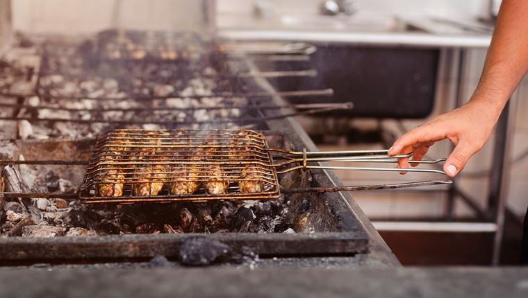 Πώς θα μάθεις όλα τα μυστικά του ψησίματος σε 4 ώρες
