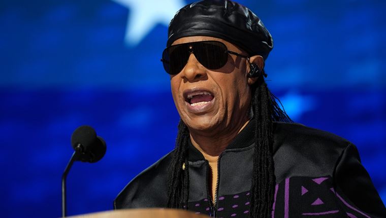 Ο Stevie Wonder δεν είναι τυφλός: Μια νέα θεωρία συνωμοσίας